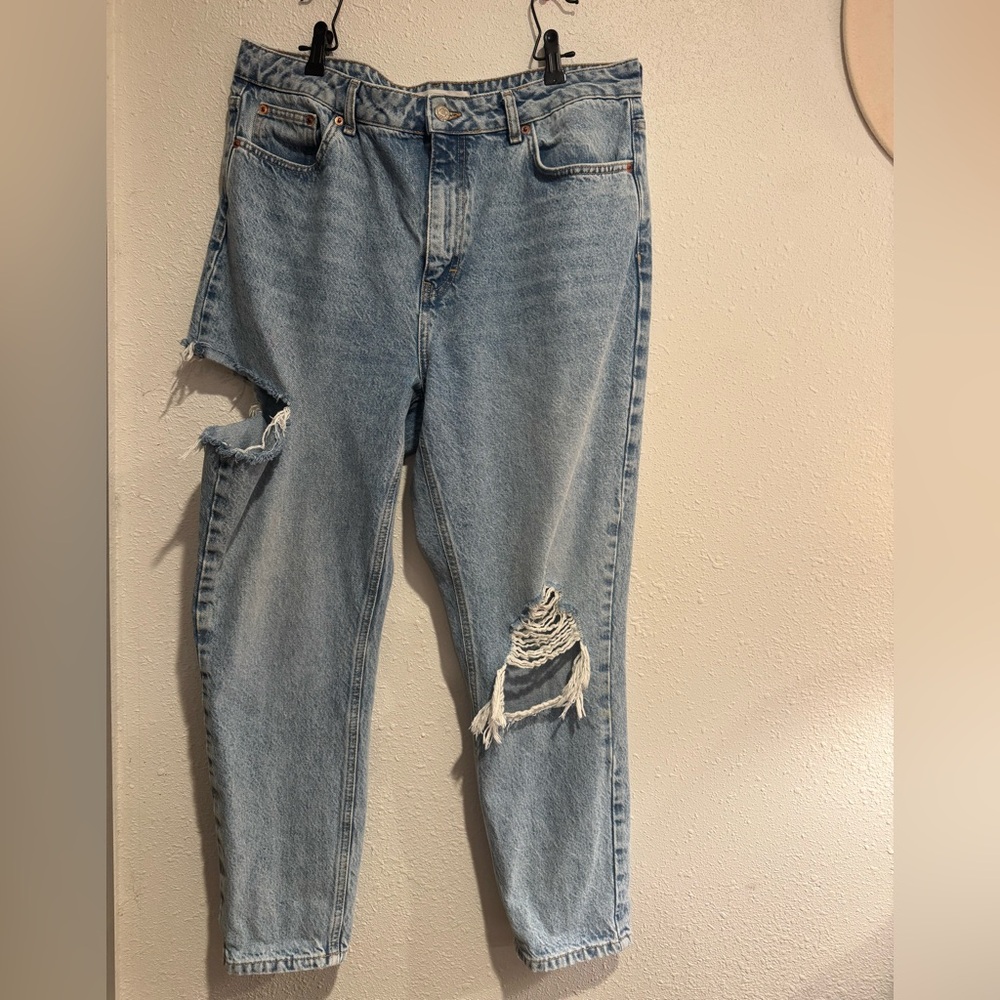 Topshop Ripped High Rise Mom Jeans - Picture 3 of 7